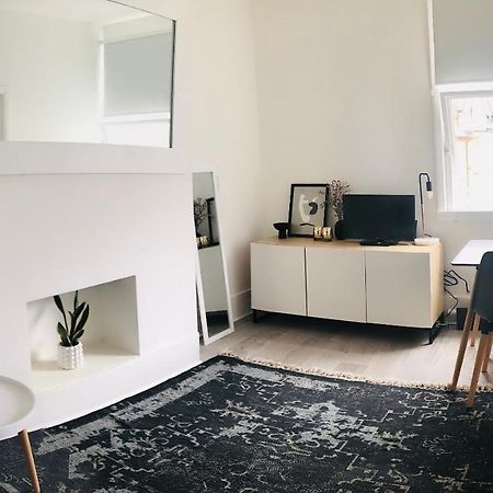 Bright Chiswick Apartment - Great Location Лондон Экстерьер фото