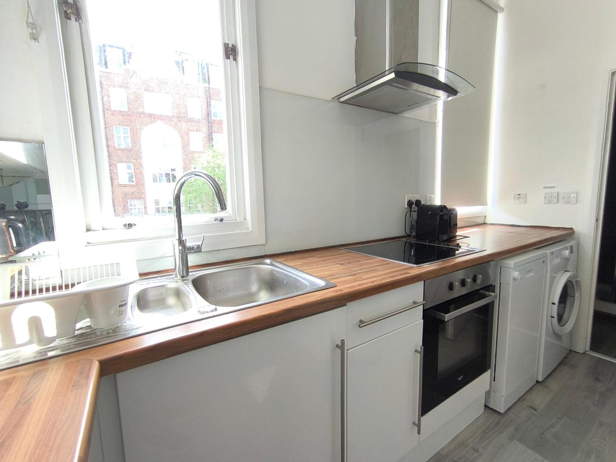 Bright Chiswick Apartment - Great Location Лондон Экстерьер фото